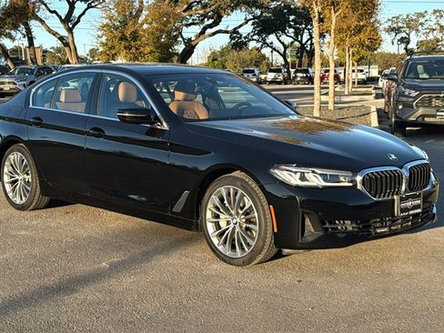 Used 2023 BMW 540i w/ Premium Package image 9