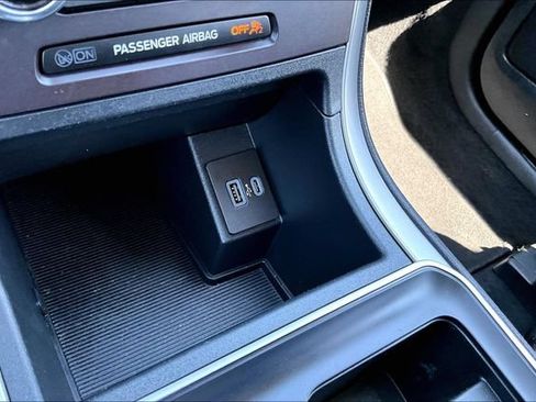 Used 2021 Ford Edge SE FWD image 15