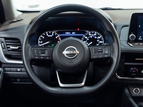Used 2023 Nissan Rogue SV image 15