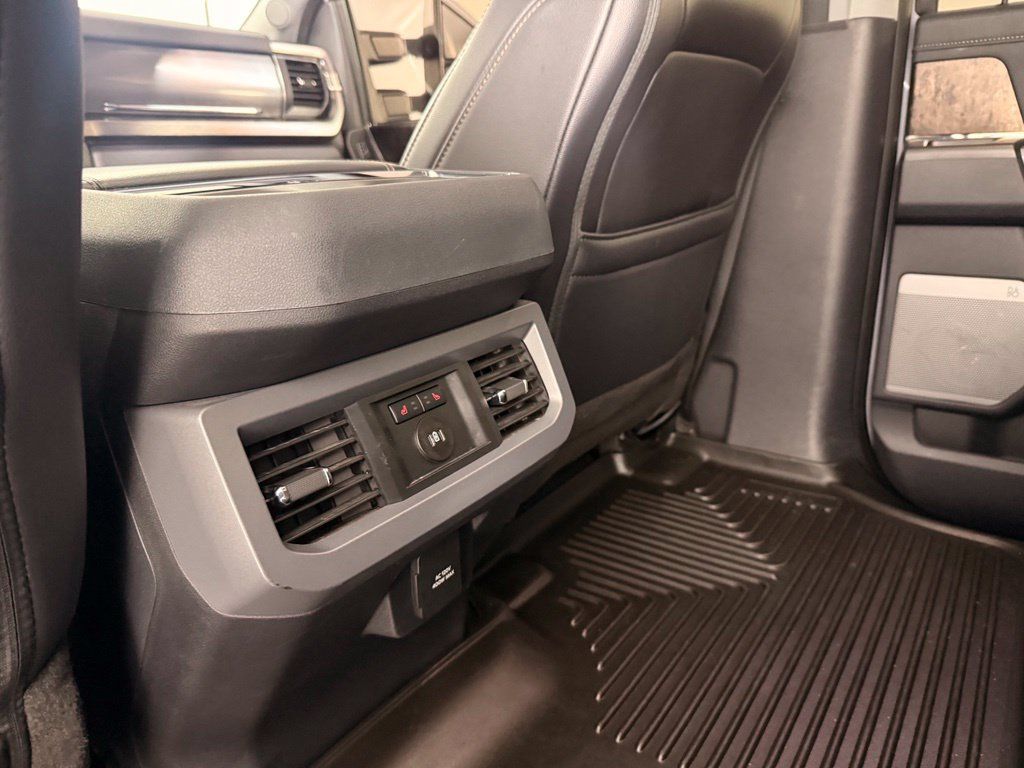 Used 2025 Ford F250 Lariat w/ Lariat Ultimate Package AWD/4WD image 27