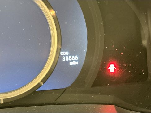 Used 2020 Lexus IS 350 F Sport image 19