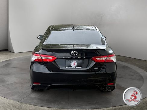 Used 2020 Toyota Camry SE w/ Carpet Mat Package FWD image 6