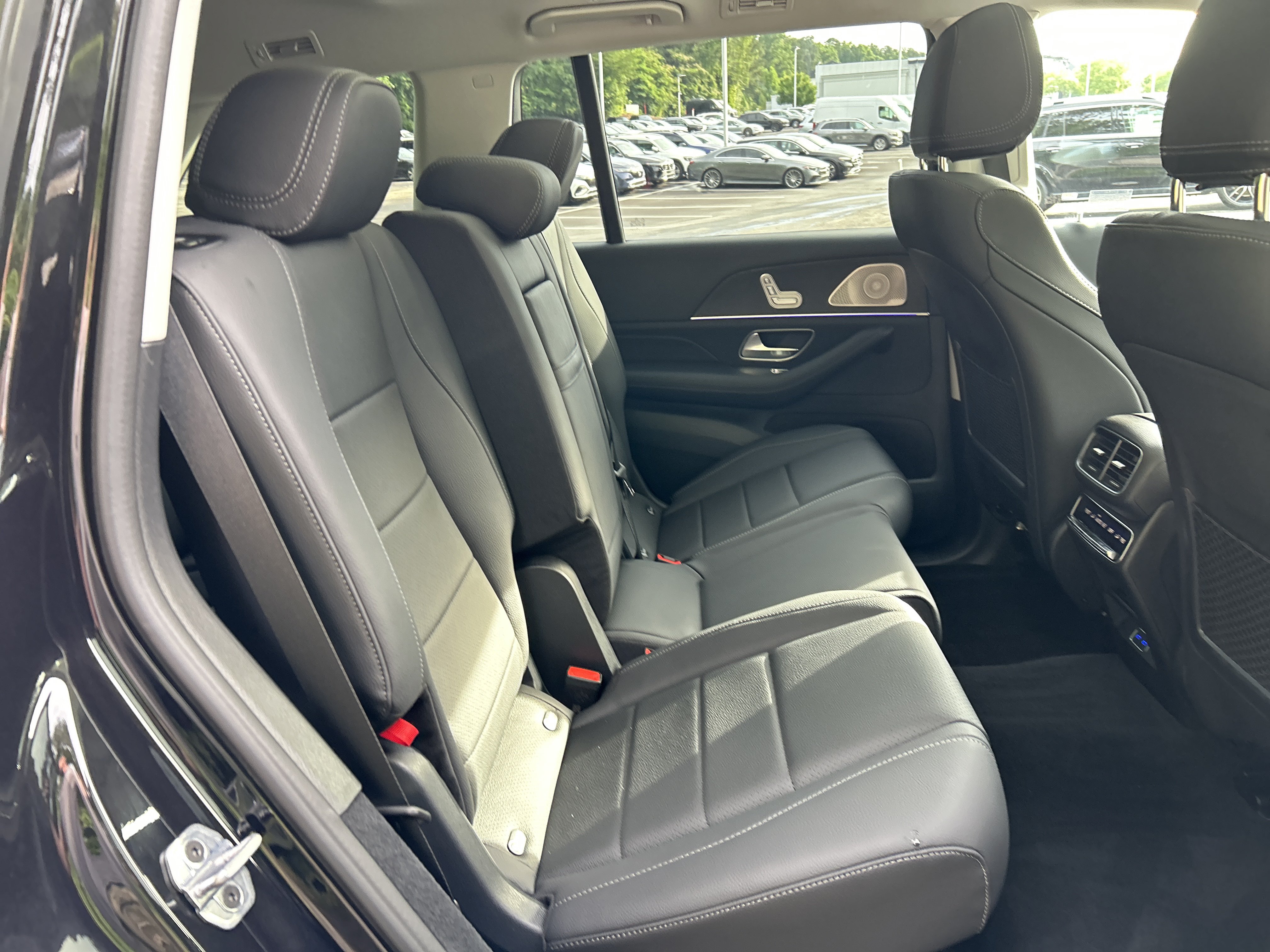 New 2026 Mercedes-Benz GLS 450 4MATIC image 44