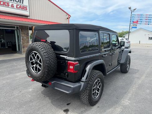 Used 2019 Jeep Wrangler Unlimited Rubicon w/ Dual Top Group AWD/4WD image 4