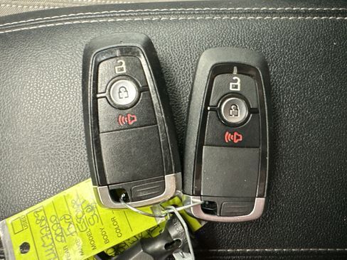 Used 2020 Ford Escape SE AWD/4WD image 29