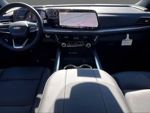 New 2026 Chevrolet Suburban LT RWD image 5
