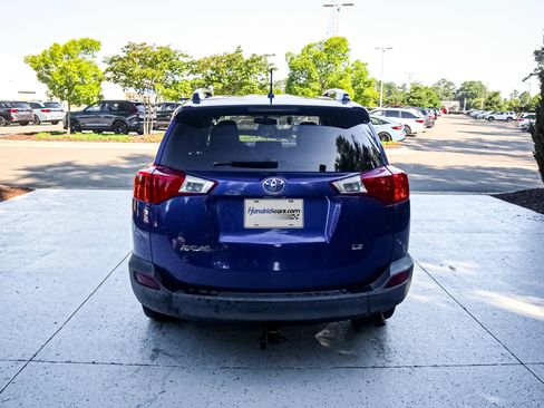 Used 2015 Toyota RAV4 LE FWD image 10