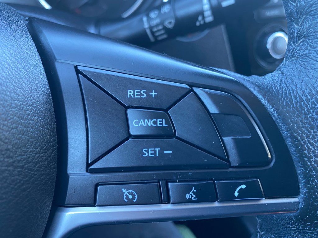 Used 2018 Nissan Rogue SV AWD/4WD image 20