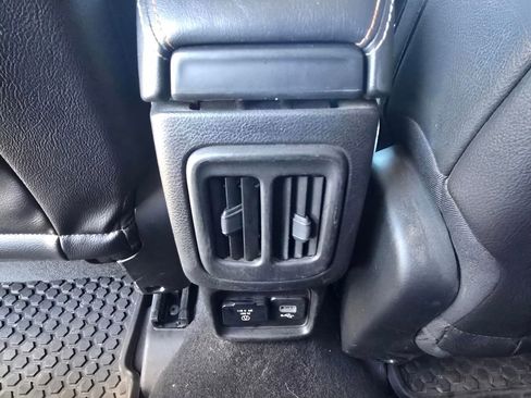 Used 2018 Jeep Compass Latitude w/ Popular Equipment Group image 29