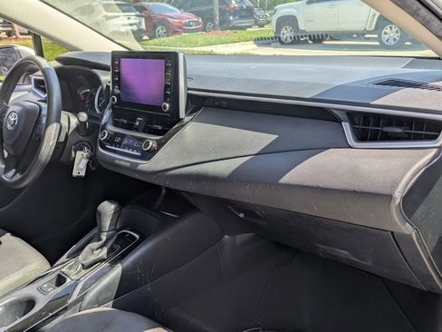Used 2020 Toyota Corolla LE image 10