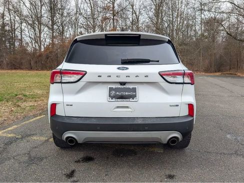 Used 2020 Ford Escape SE image 6