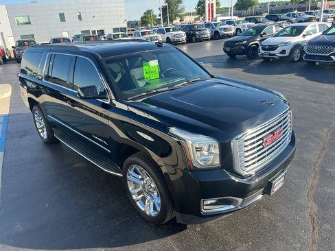 Used 2018 GMC Yukon XL SLT w/ Premium Edition AWD/4WD image 5