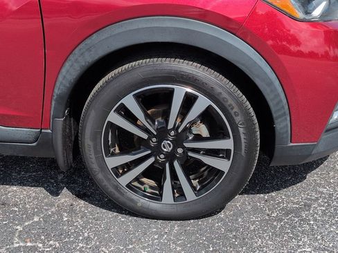 Certified 2019 Nissan Kicks SR w/ SR Premium Package FWD image 11