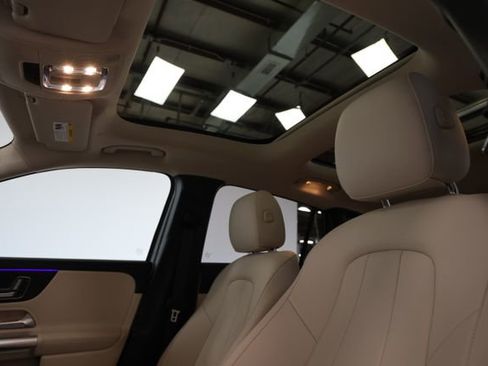 Used 2023 Mercedes-Benz GLA 250 4MATIC image 16