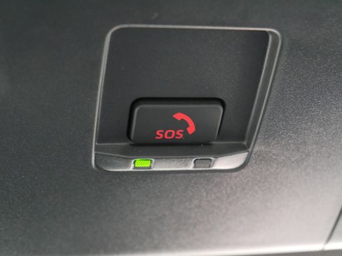 Certified 2025 Toyota Camry SE image 33