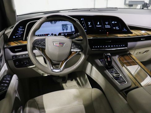 Used 2023 Cadillac Escalade ESV Sport Platinum AWD/4WD image 22