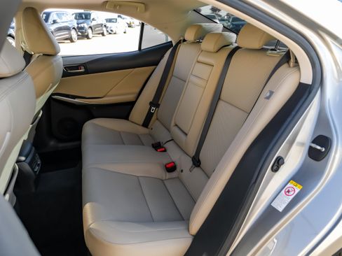 Used 2019 Lexus IS 350 image 40