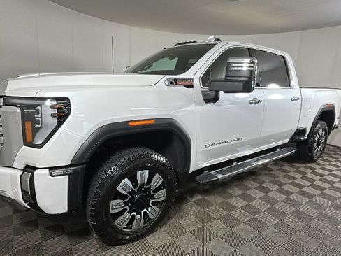 Used 2024 GMC Sierra 2500 Denali w/ Denali Reserve Package AWD/4WD image 8