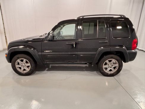 Used 2004 Jeep Liberty Limited w/ 17" Chrome Wheel & Tire Group image 8
