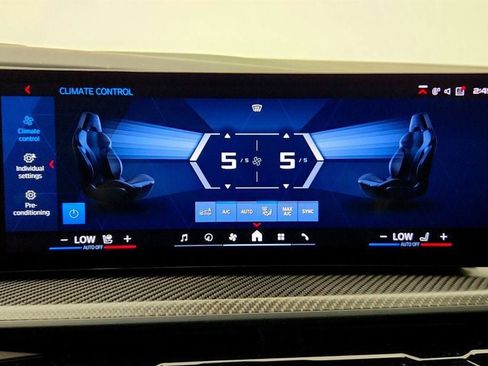 Used 2025 BMW XM AWD/4WD image 18