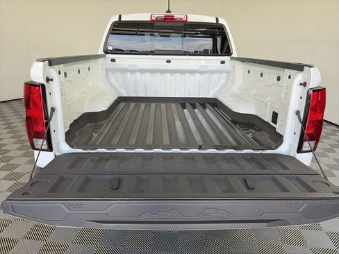Certified 2024 Chevrolet Colorado LT w/ LT Convenience Package AWD/4WD image 14