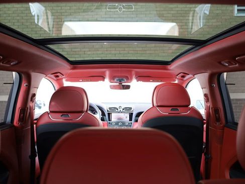 Used 2023 Bentley Bentayga Extended Wheelbase image 12