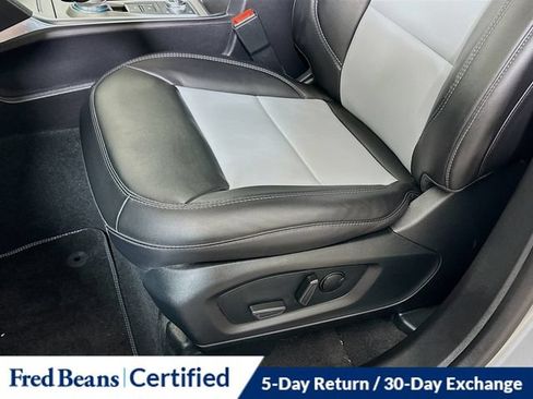 Used 2023 Ford Explorer XLT w/ Equipment Group 202A AWD/4WD image 19