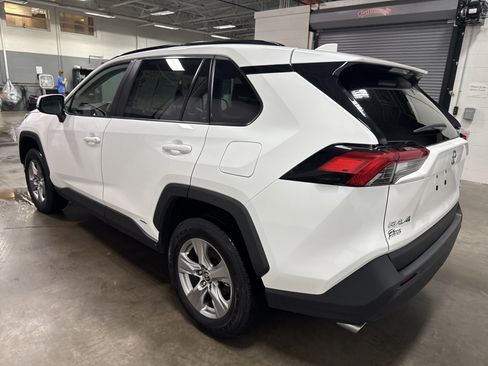 Used 2025 Toyota RAV4 XLE AWD/4WD image 5