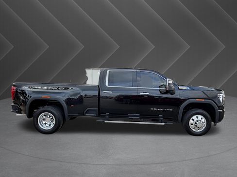 Used 2025 GMC Sierra 3500 Denali AWD/4WD image 5