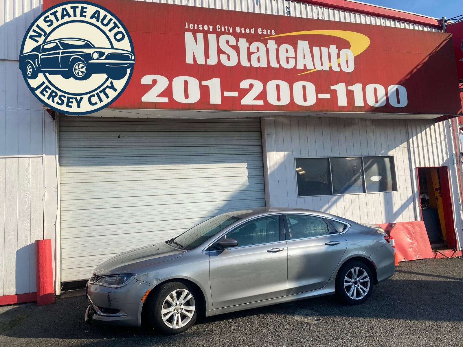 Used 2016 Chrysler 200 Limited FWD image 2