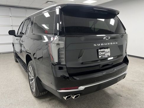 Used 2025 Chevrolet Suburban High Country image 8