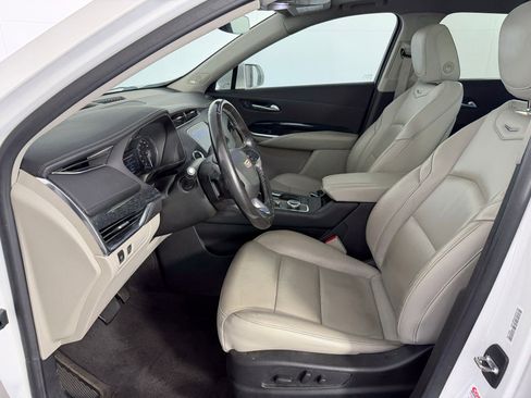 Used 2019 Cadillac XT4 Premium Luxury w/ Cold Weather Package FWD image 5