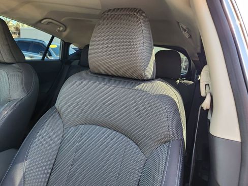 Used 2024 Subaru Crosstrek 2.0i Premium image 11