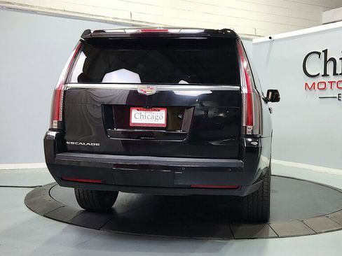 Used 2017 Cadillac Escalade ESV Luxury AWD/4WD image 7