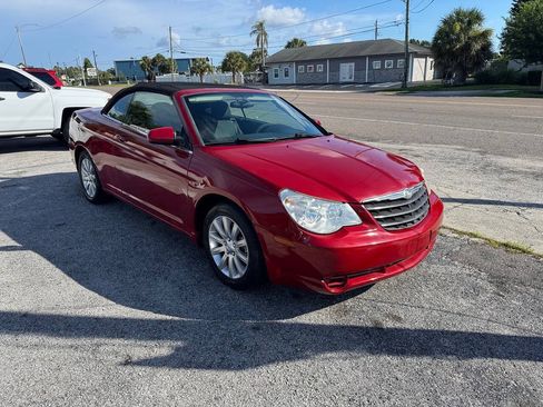 Used 2010 Chrysler Sebring Touring FWD image 2