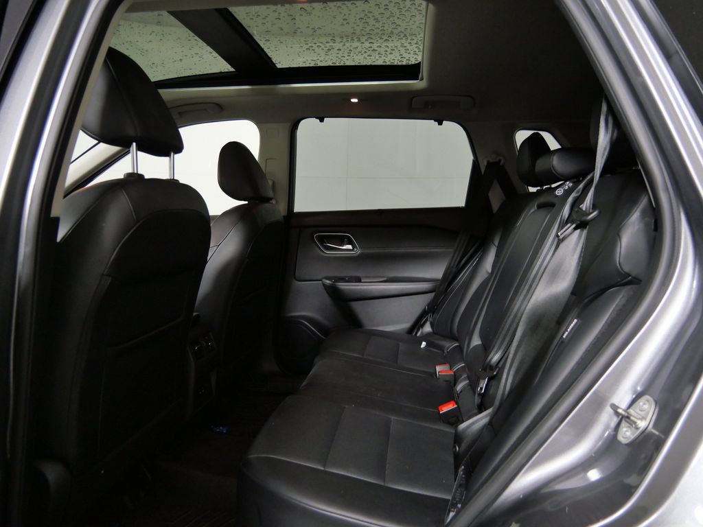 Used 2021 Nissan Rogue SV w/ Premium Package AWD/4WD image 17