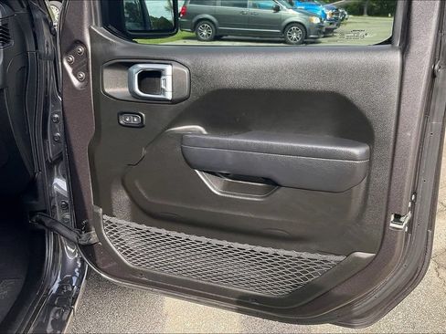 Used 2024 Jeep Wrangler Unlimited w/ Convenience Group AWD/4WD image 23