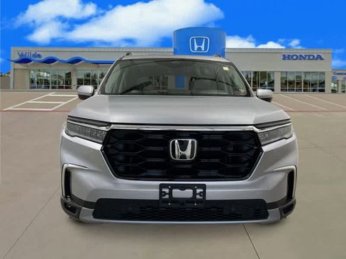 New 2025 Honda Pilot Touring image 11
