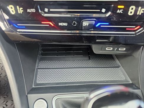 New 2026 Volkswagen Jetta SE FWD image 32