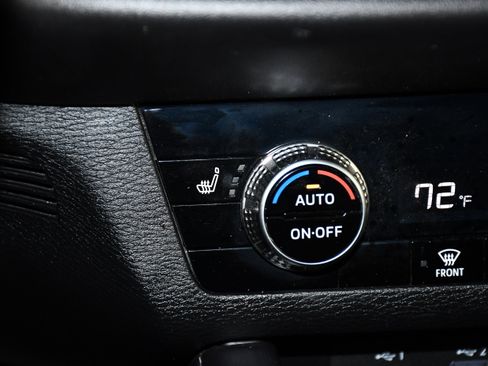 Used 2025 Mitsubishi Outlander SE AWD/4WD image 29