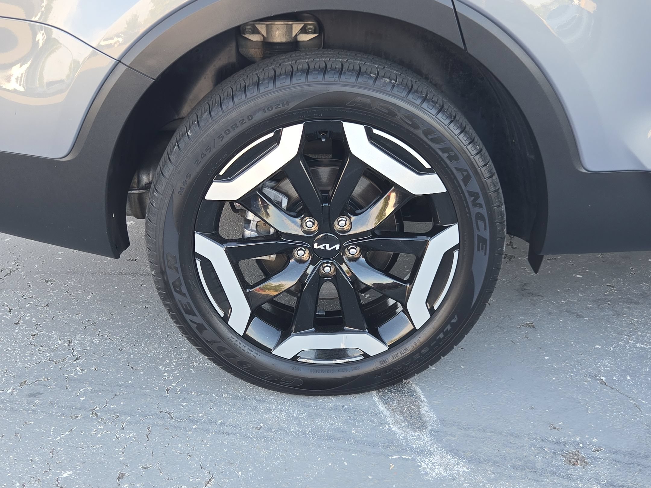 Used 2025 Kia Telluride S FWD image 17