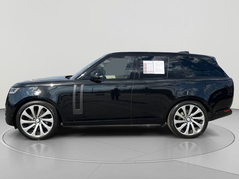 Used 2023 Land Rover Range Rover SE AWD/4WD image 2