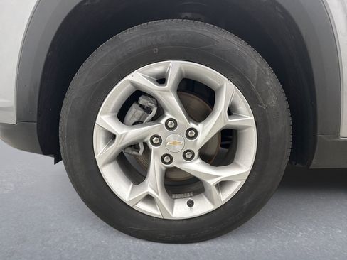 Used 2024 Chevrolet Trax LS w/ LS Convenience Package FWD image 23