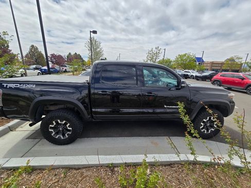 Used 2020 Toyota Tacoma TRD Off-Road w/ Technology Package AWD/4WD image 8
