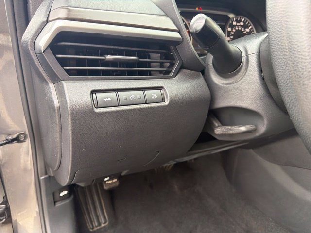 Used 2024 Nissan Altima 2.5 SV FWD image 22