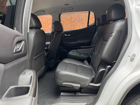 Used 2023 GMC Acadia SLT w/ Preferred Package image 23