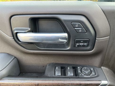 Used 2021 GMC Sierra 3500 Denali w/ Denali Ultimate Package image 24