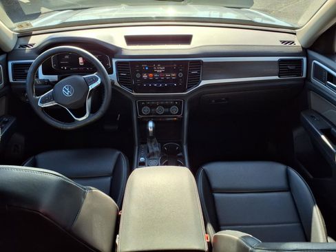 Certified 2022 Volkswagen Atlas SE image 11