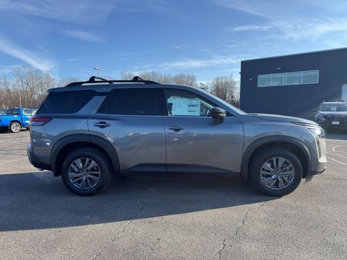 New 2026 Nissan Pathfinder SV image 4