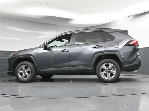 Used 2022 Toyota RAV4 XLE FWD image 37